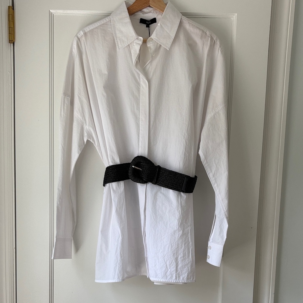 Ruti Classic White Button-Down Shirt with Black Belt